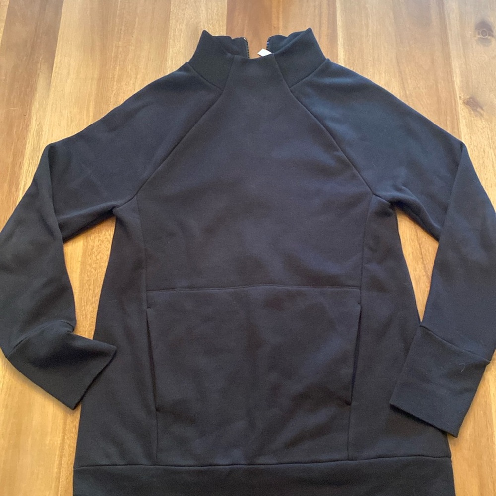 Fabletics back zip, front pocket long sweatshirt - black - small - like new